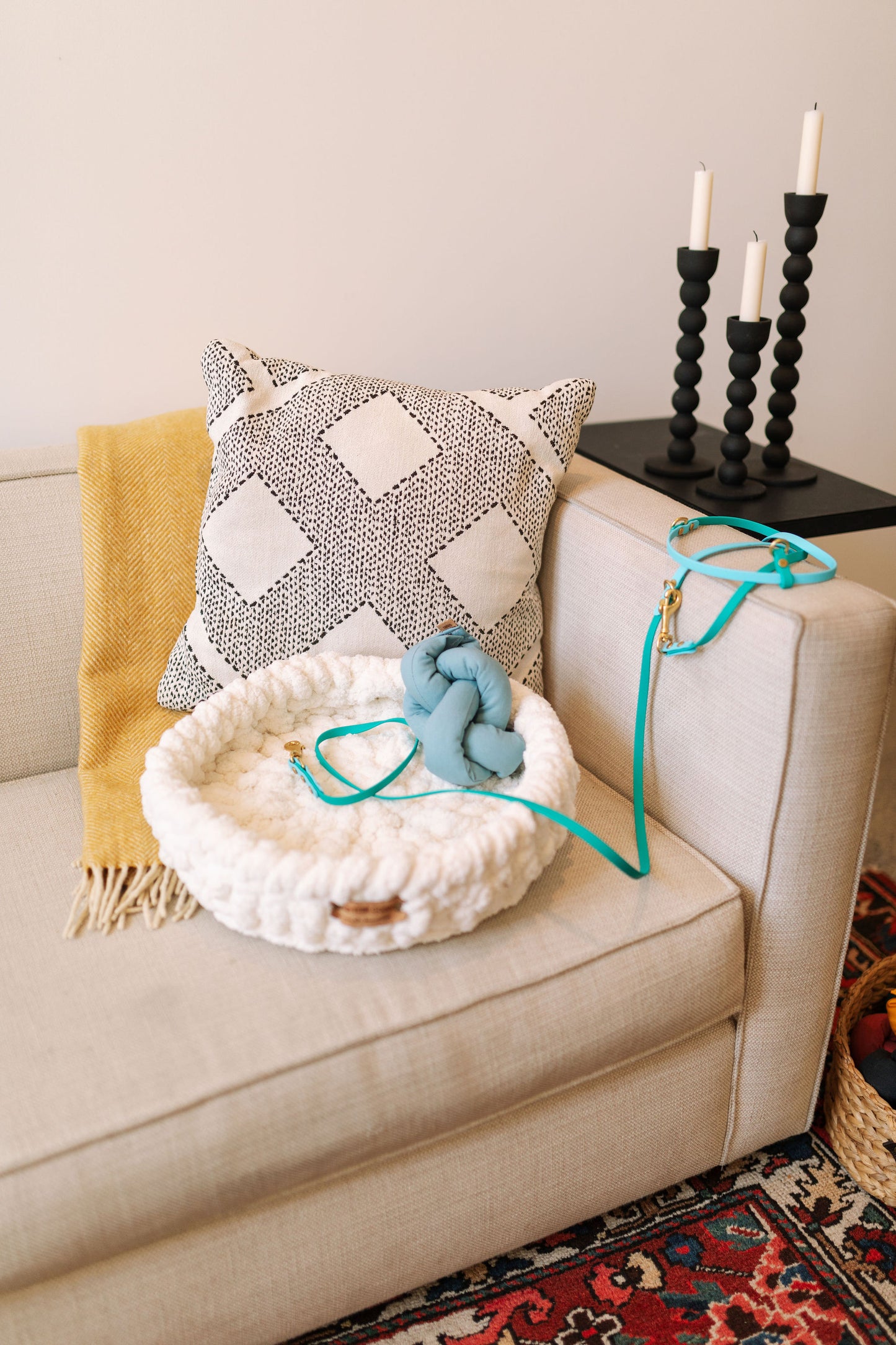 Natural white pet bed