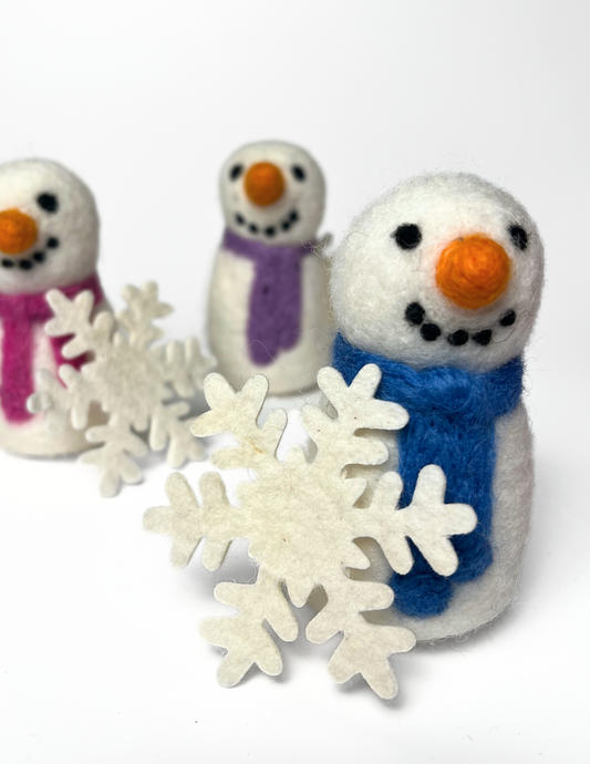 Snowmen and snowflake wool catnip toy