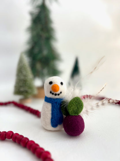 Snowman and winter berry wool catnip toy (set of 2)