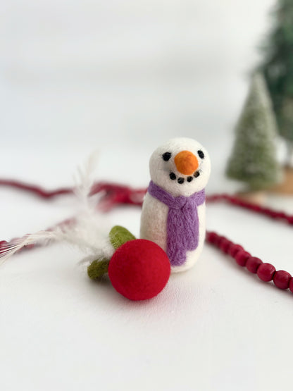 Snowman and winter berry wool catnip toy (set of 2)