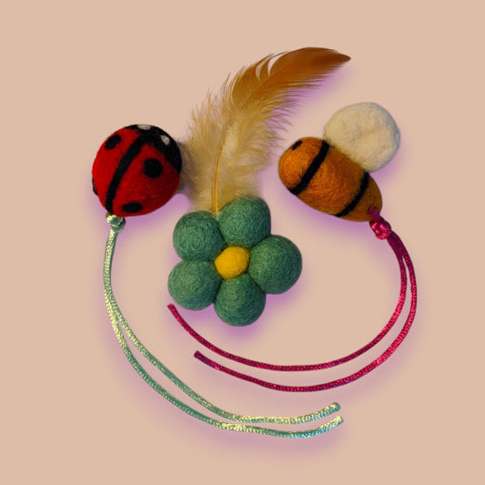 Bugs with flower wool catnip toy (set of 3)